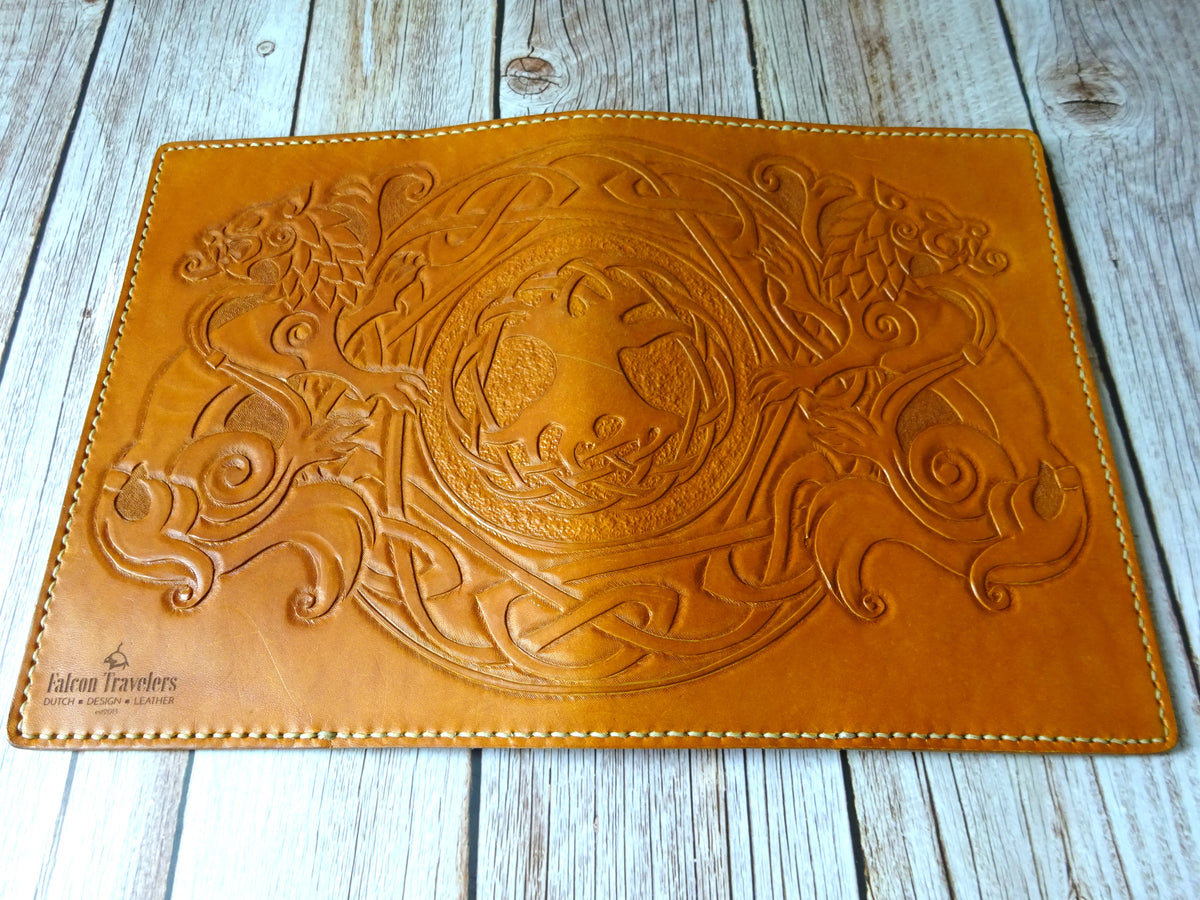 Tooled Fenrir Add-On, Traveler's Notebook Add-on, Falcon Travelers, traveler's notebook, leren notitieboek, leer bewerken, leatherwork