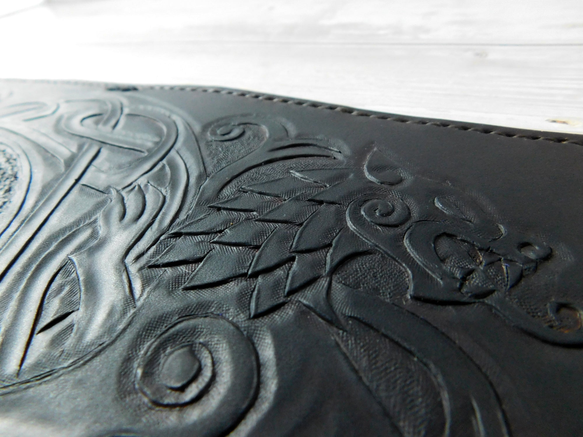 Tooled Fenrir Add-On, Traveler's Notebook Add-on, Falcon Travelers, traveler's notebook, leren notitieboek, leer bewerken, leatherwork