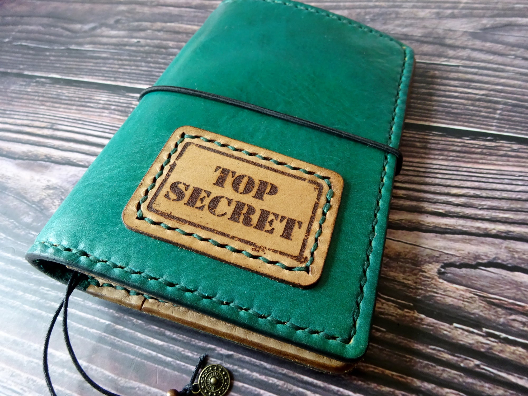 FN Business, Showcase #065, Traveler's Notebook, Falcon Travelers, traveler's notebook, leren notitieboek, leer bewerken, leatherwork