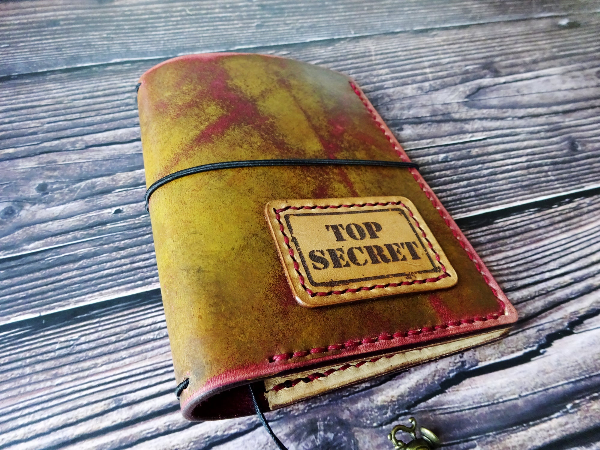 FN Professional, Showcase #057, Traveler's Notebook, Falcon Travelers, traveler's notebook, leren notitieboek, leer bewerken, leatherwork