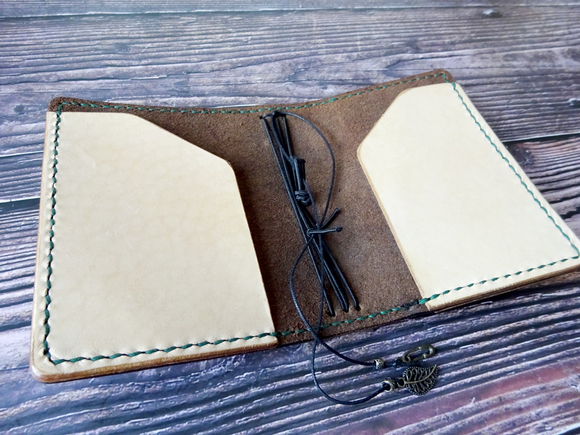 PP Professional, Showcase #049, Traveler's Notebook, Falcon Travelers, traveler's notebook, leren notitieboek, leer bewerken, leatherwork