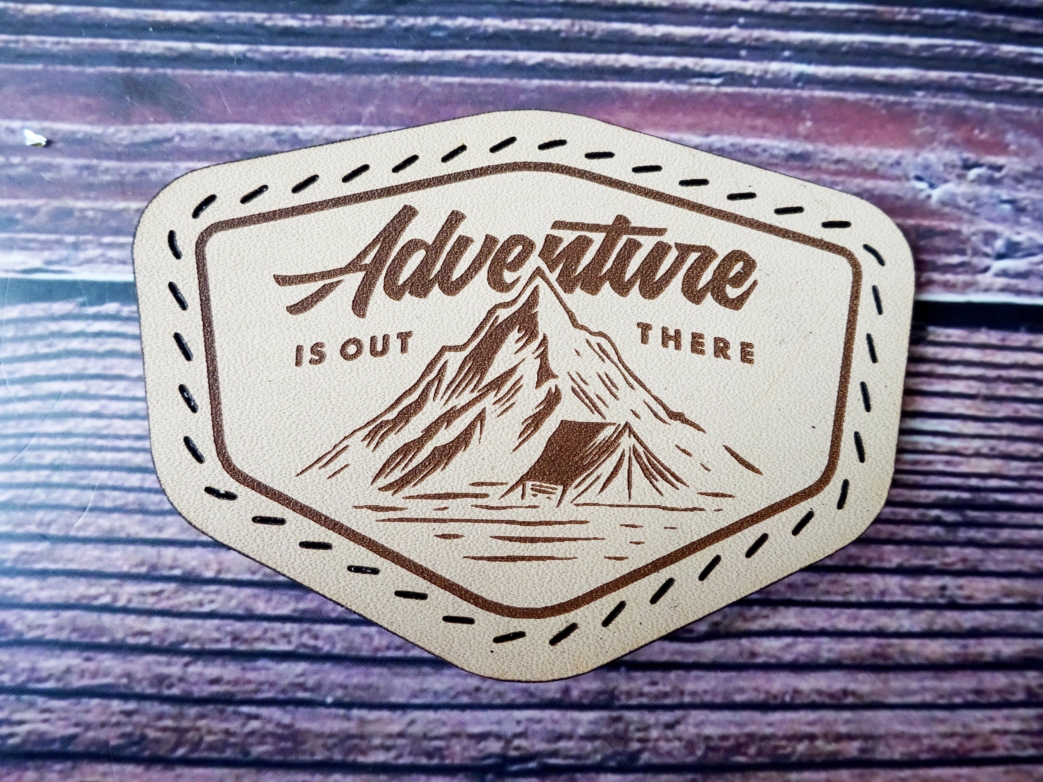 Leather Patch, Adventure, Leather Accesories, Falcon Travelers, traveler's notebook, leren notitieboek, leer bewerken, leatherwork