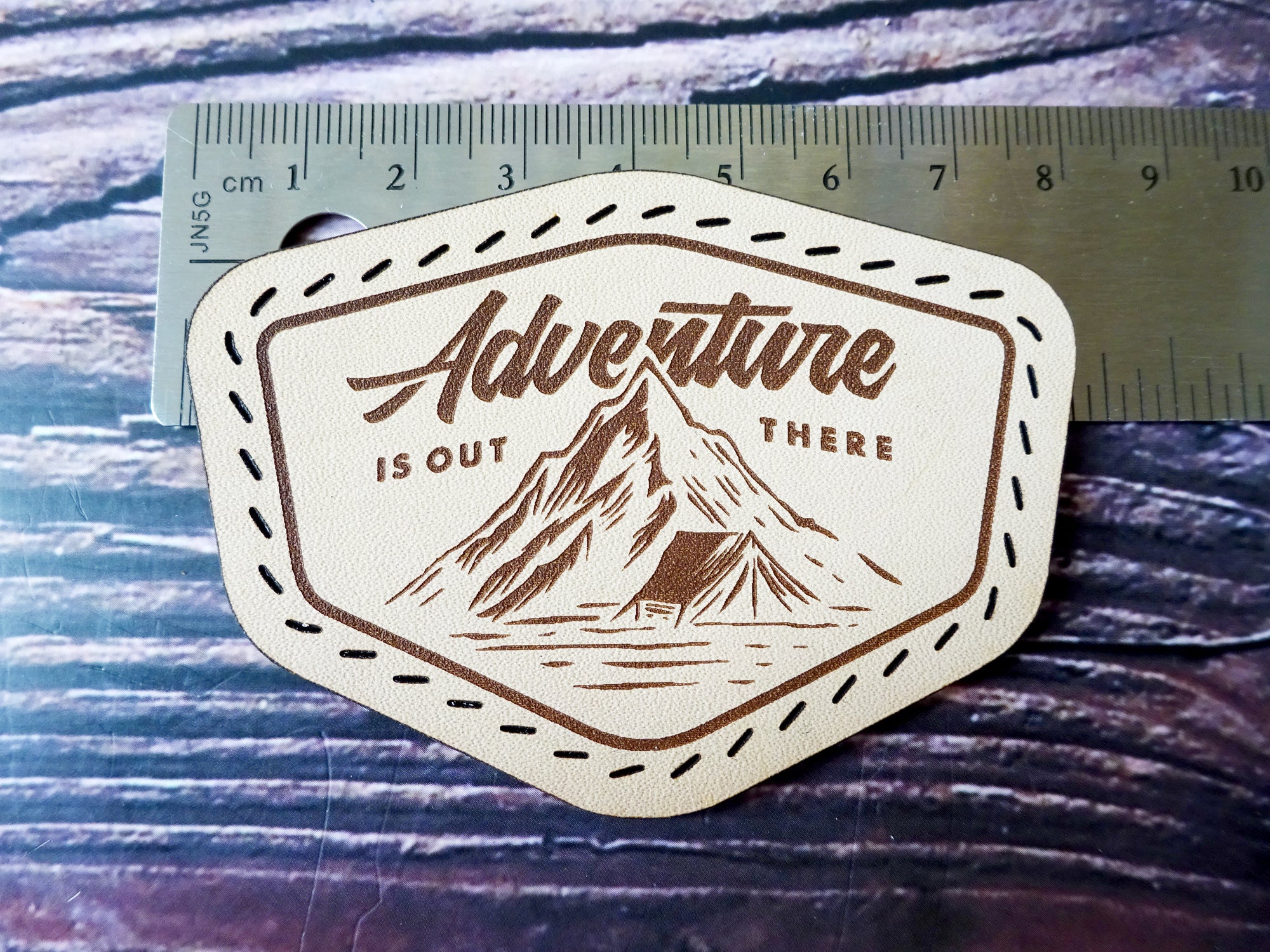 Leather Patch, Adventure, Leather Accesories, Falcon Travelers, traveler's notebook, leren notitieboek, leer bewerken, leatherwork