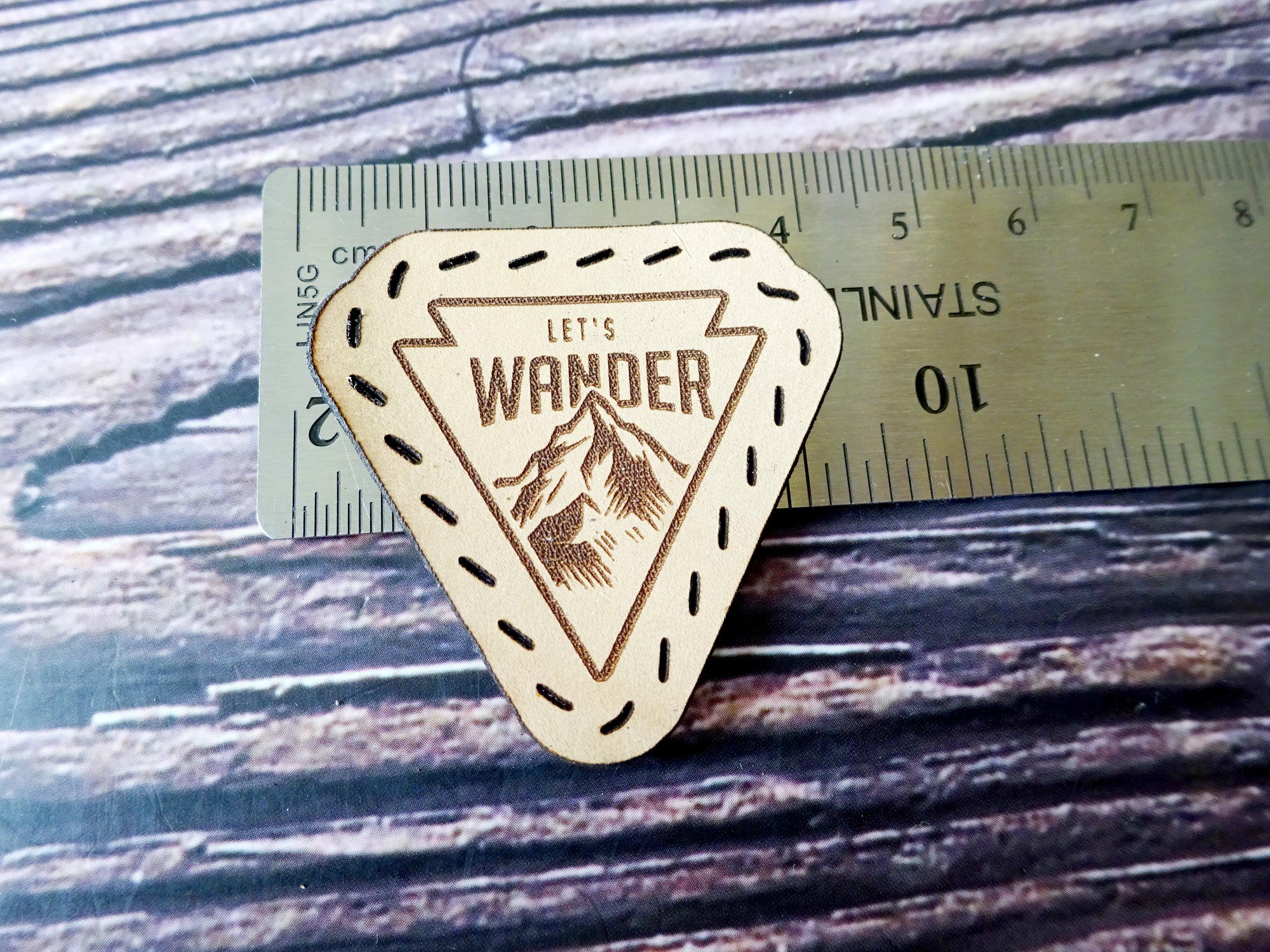 Leather Patch, Let's Wander, Leather Accesories, Falcon Travelers, traveler's notebook, leren notitieboek, leer bewerken, leatherwork