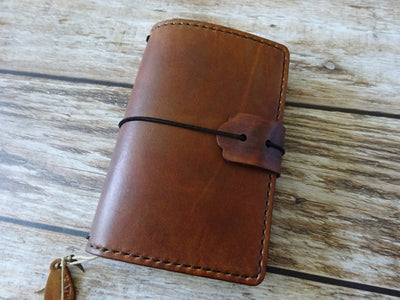 Edge protector - floating pen-loop, Falcon Travelers, Traveler's Notebook Add-on, Lady Falcon, Travelers, Notebook, Traveler's, Journaling, Planner, writing, leather, cover