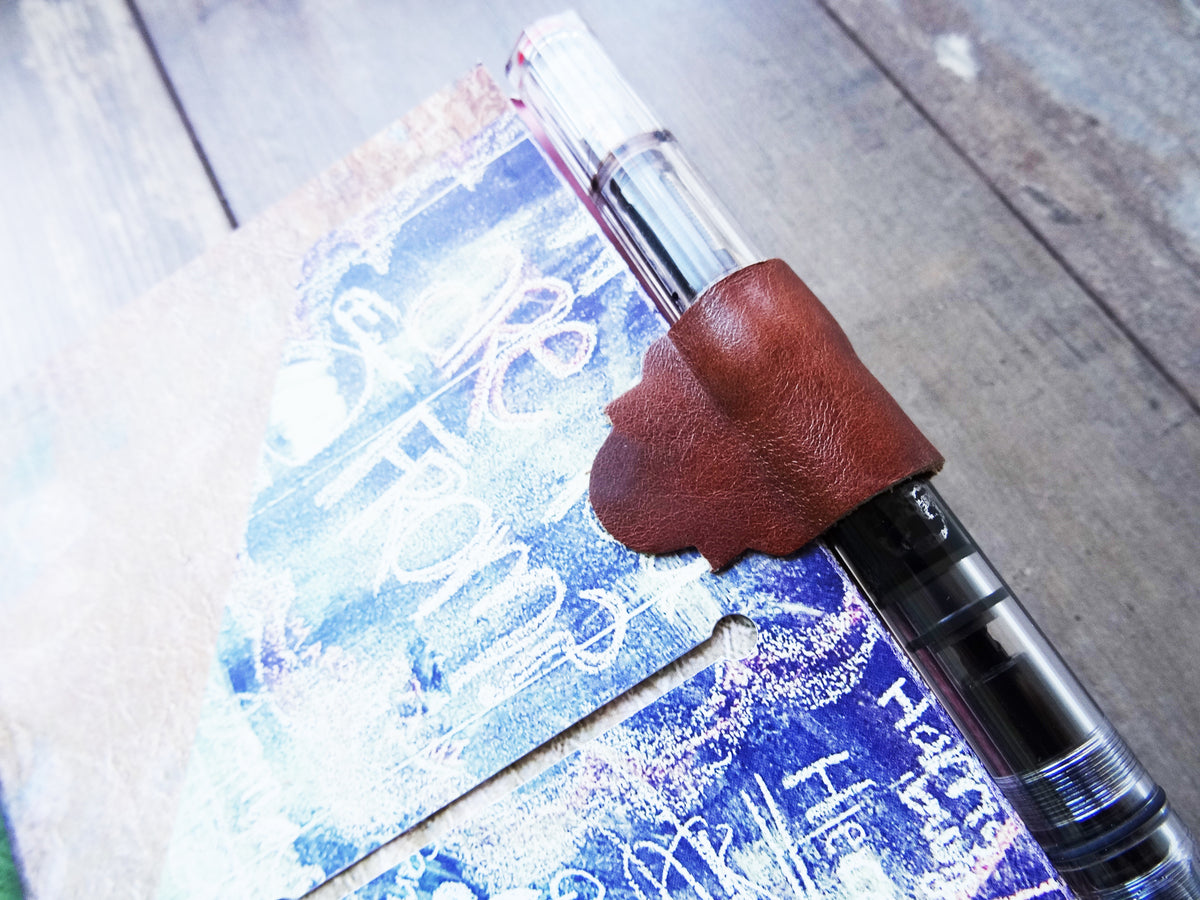 DIY leather Pen-Loops - Falcon Travelers