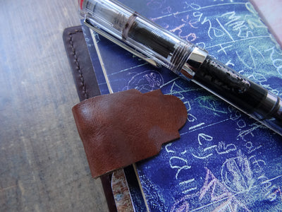 DIY leather Pen-Loops - Falcon Travelers