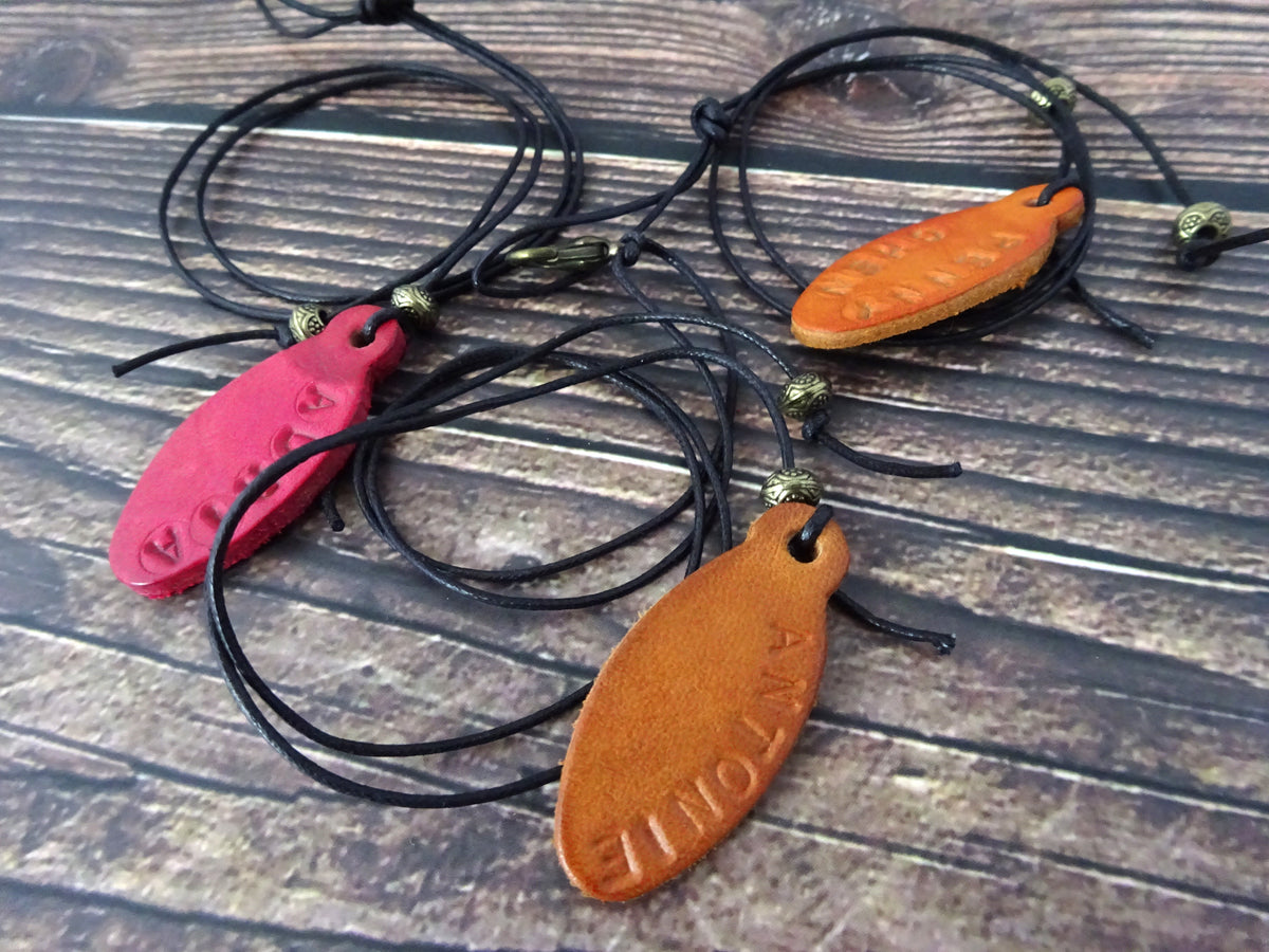 Leather bookmark tag, Leather Accesories, Falcon Travelers, traveler's notebook, leren notitieboek, leer bewerken, leatherwork