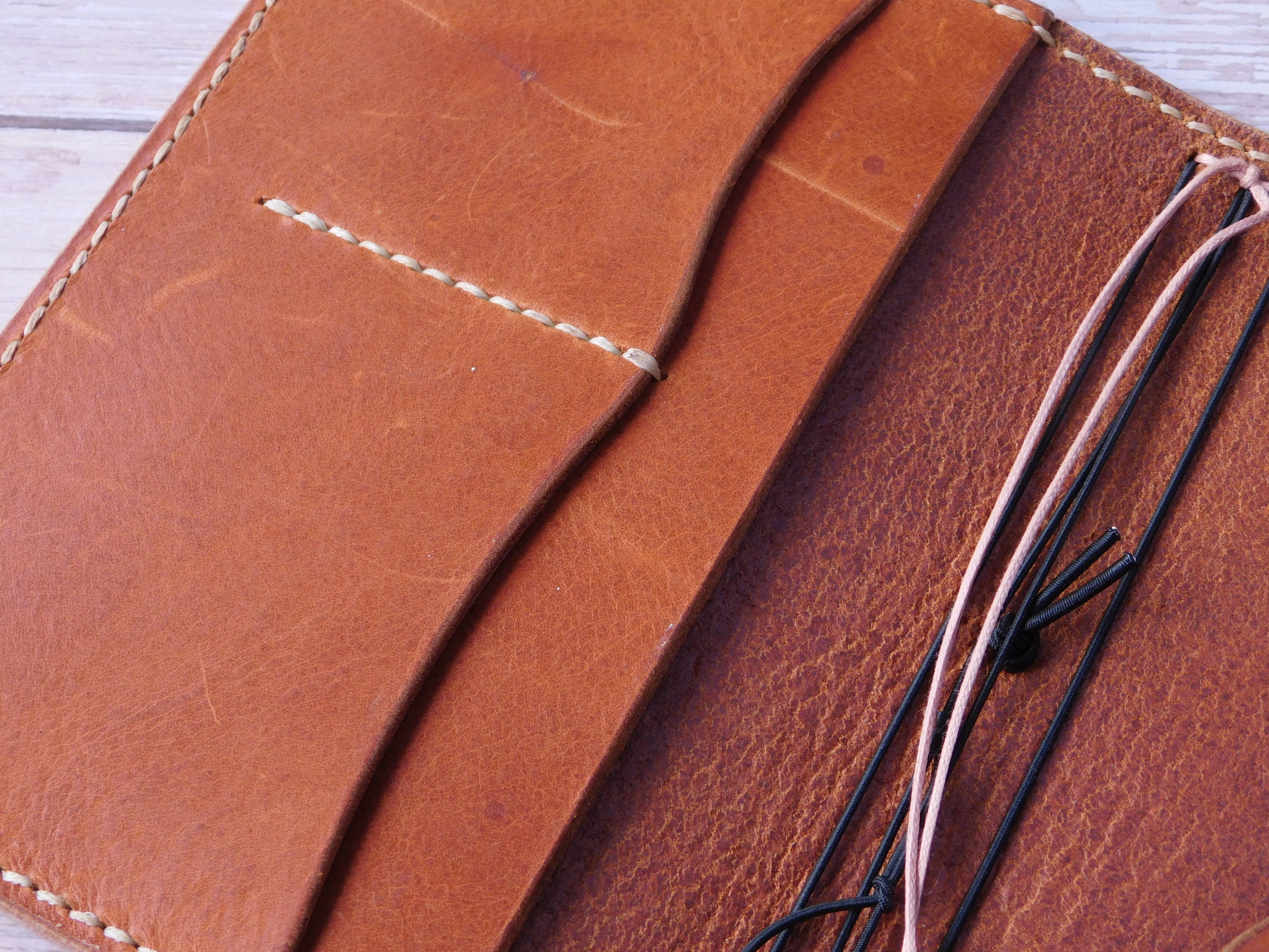 Hobo Executive, Peregrine - Falcon Travelers